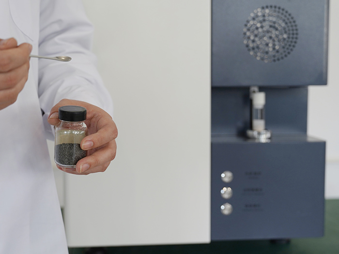 Quais são os consumíveis comuns para analisadores de carbono/enxofre de alta frequência?